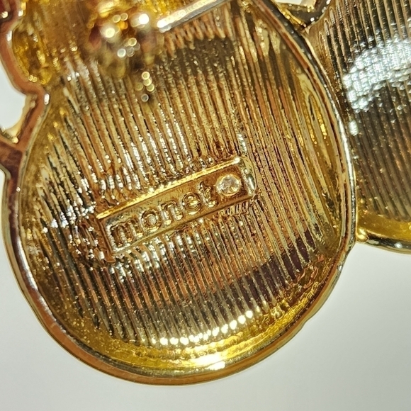 Monet Snowman and Woman Couple enamel pin brooch - Picture 9 of 10